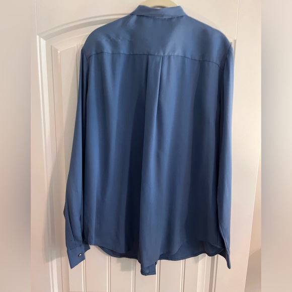 Blue shirt with attached tie - Picture 4 of 4